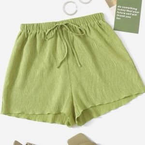 Drawstring waist lettuce trim shorts